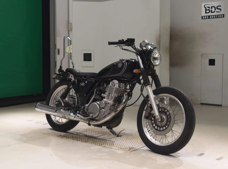 Мотоцикл Yamaha SR400 с пробегом 12700 km
