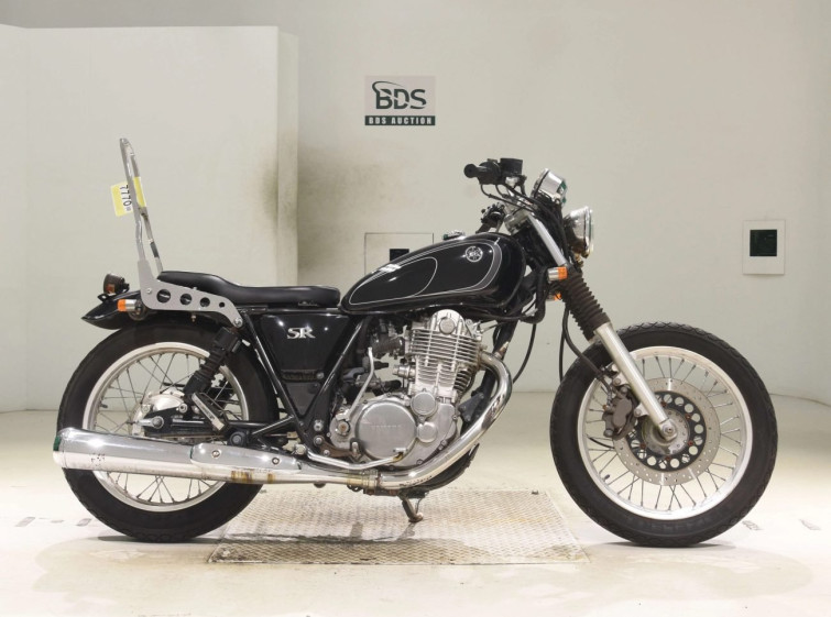 Мотоцикл Yamaha SR400 с пробегом 12700 km