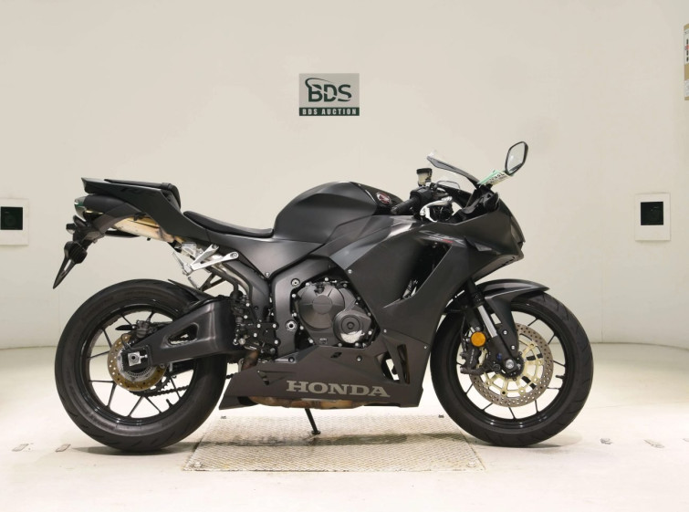 Мотоцикл Honda CBR600RR з пробігом 9759 km