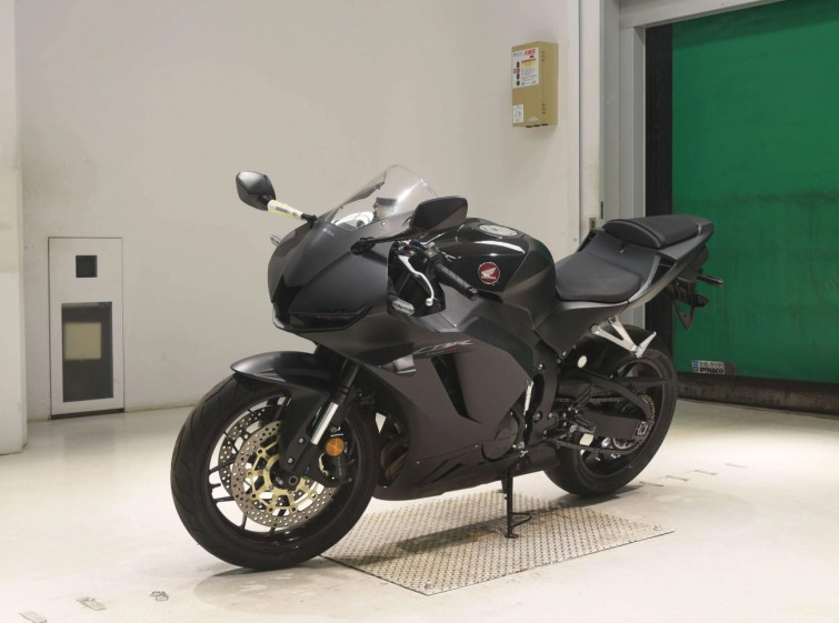 Мотоцикл Honda CBR600RR з пробігом 9759 km
