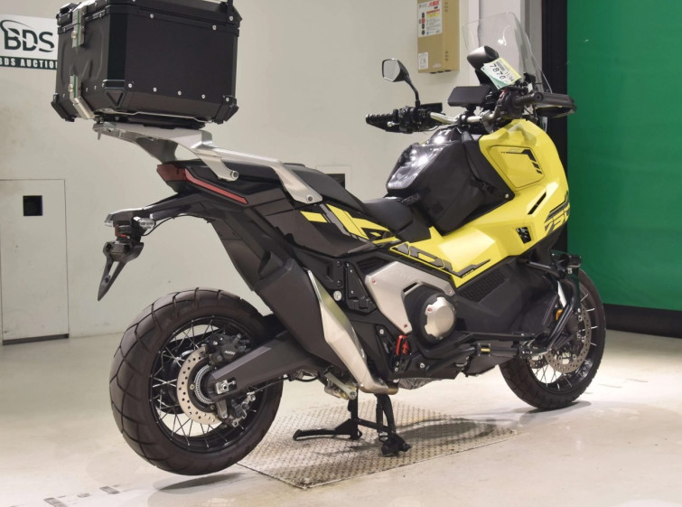 Мотоцикл Honda X-ADV750-2 з пробігом 4345 km