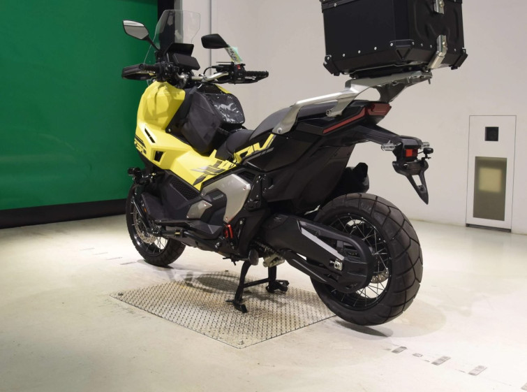 Мотоцикл Honda X-ADV750-2 з пробігом 4345 km