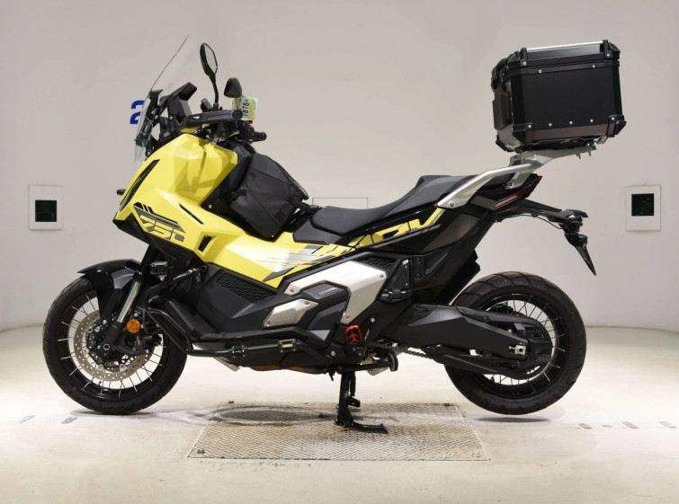 Мотоцикл Honda X-ADV750-2 з пробігом 4345 km