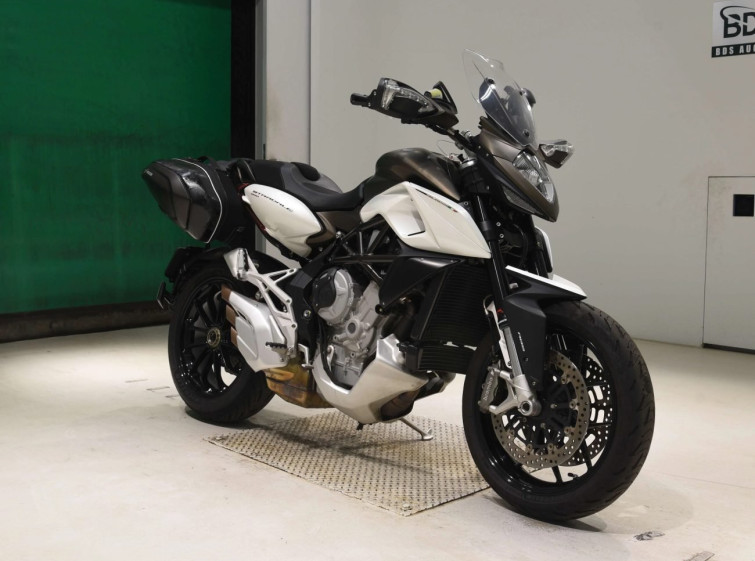 Мотоцикл MV Agusta STRADALE 800 з пробігом 13748 km