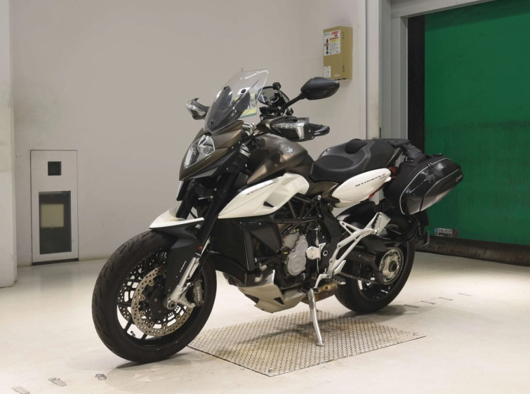 Мотоцикл MV Agusta STRADALE 800 з пробігом 13748 km