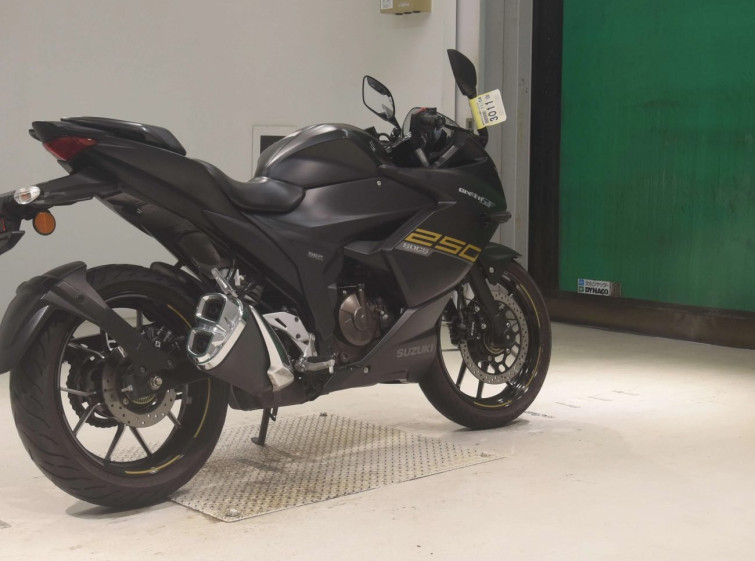 Мотоцикл Suzuki GIXXER SF250 з пробігом 8672 km