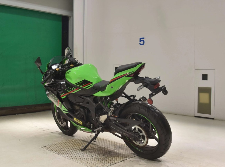 Мотоцикл Kawasaki ZX-4RR з пробігом 5190 km