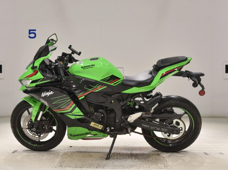 Мотоцикл Kawasaki ZX-4RR з пробігом 5190 km