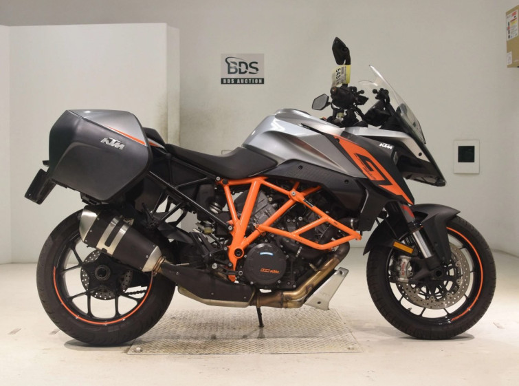 Мотоцикл KTM 1290 SUPERDUKE GT з пробігом 12498 km