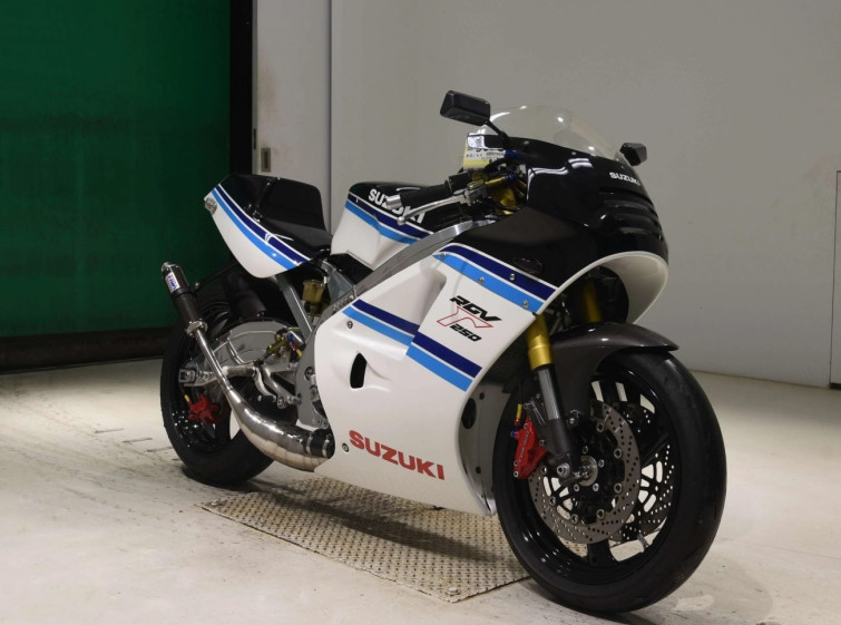 Мотоцикл Suzuki RGV250 з пробігом 32039 km