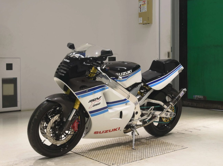 Мотоцикл Suzuki RGV250 з пробігом 32039 km