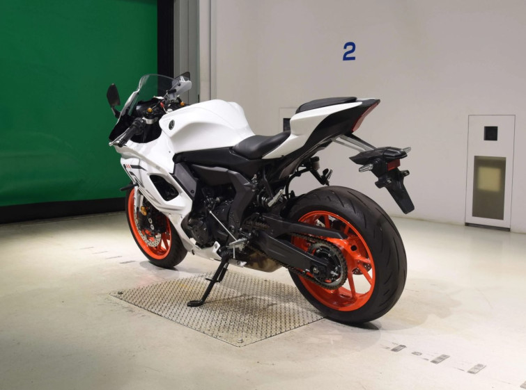 Мотоцикл Yamaha YZF-R7-2