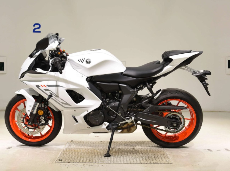 Мотоцикл Yamaha YZF-R7-2