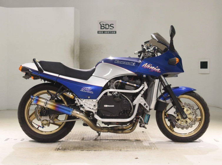 Мотоцикл Kawasaki GPZ900R