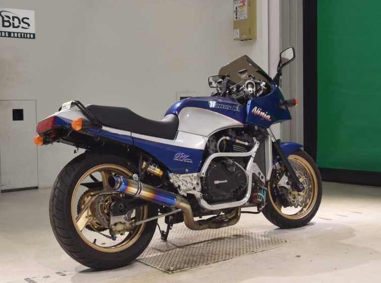 Мотоцикл Kawasaki GPZ900R