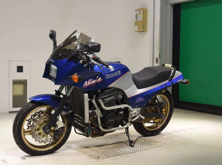 Мотоцикл Kawasaki GPZ900R