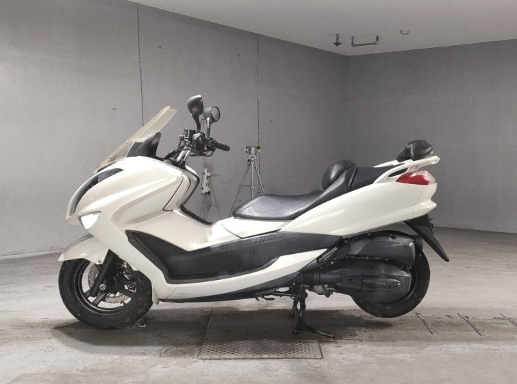 Мотоцикл Yamaha MAJESTY250 с пробегом 18818 km