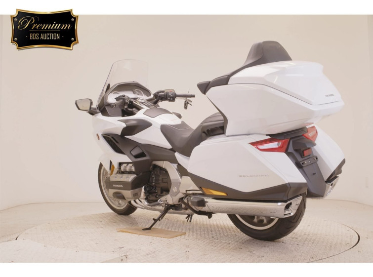 Мотоцикл Honda GL1800 TOUR D з пробігом 64 km