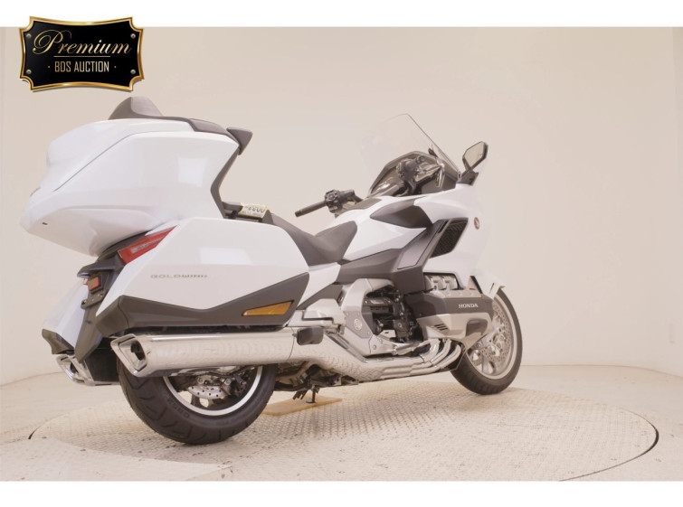Мотоцикл Honda GL1800 TOUR D з пробігом 64 km