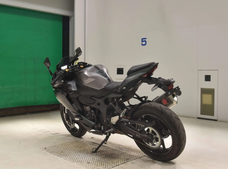 Мотоцикл Kawasaki ZX-4R з пробігом 6663 km