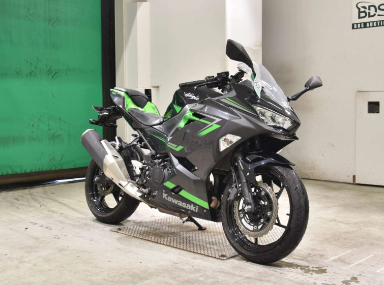 Мотоцикл Kawasaki NINJA400 з пробігом 17908 km