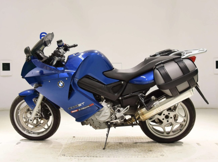 Мотоцикл BMW F800ST
