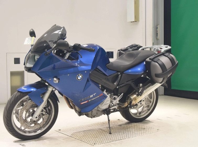 Мотоцикл BMW F800ST