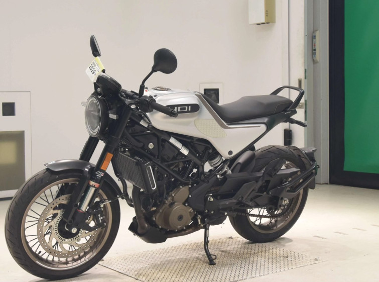 Мотоцикл Husqvarna VITPILEN 401 з пробігом 3779 km