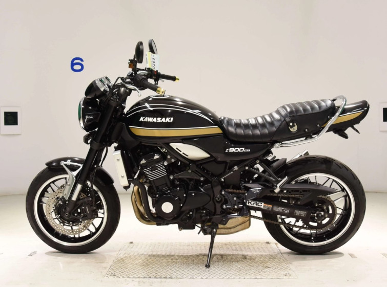 Мотоцикл Kawasaki Z900RS с пробегом 18990 km