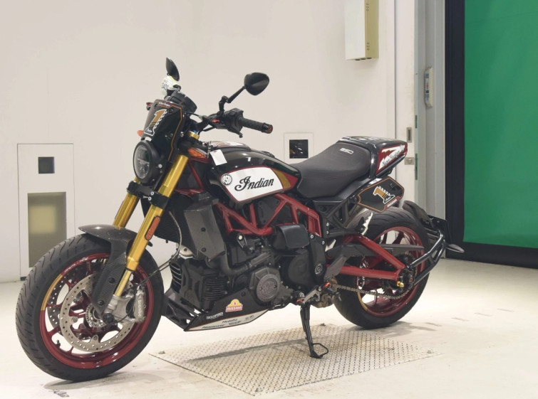 Мотоцикл Indian FTR1200R CARBON з пробігом 9789 km