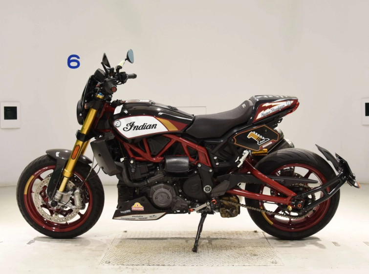 Мотоцикл Indian FTR1200R CARBON з пробігом 9789 km