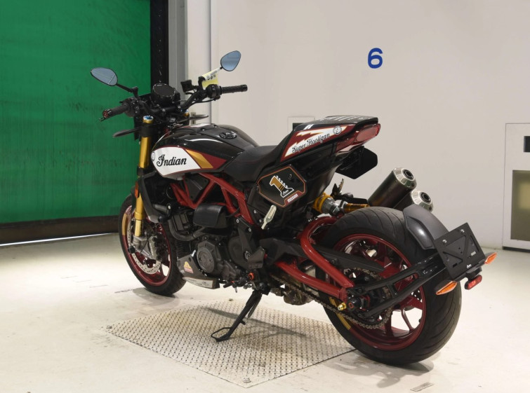 Мотоцикл Indian FTR1200R CARBON з пробігом 9789 km