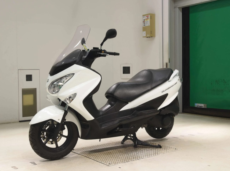 Мотоцикл Suzuki BURGMAN200