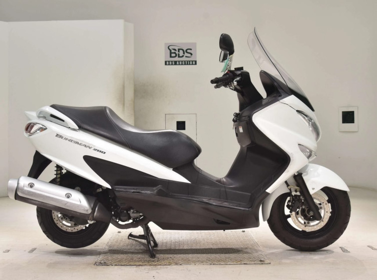Мотоцикл Suzuki BURGMAN200