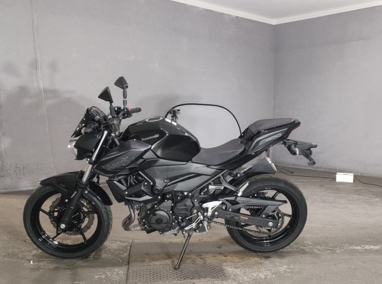 Мотоцикл Kawasaki Z400 з пробігом 3732 km