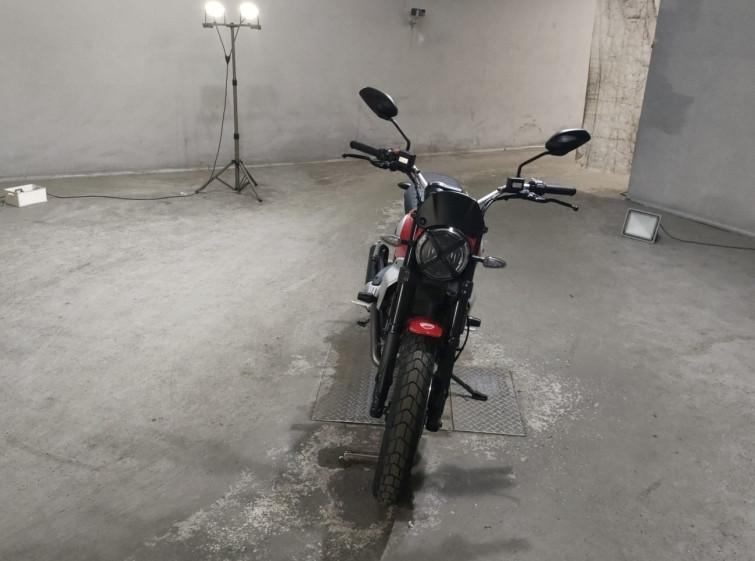 Мотоцикл Ducati SCRAMBLER 803 ICON с пробегом 7374 km