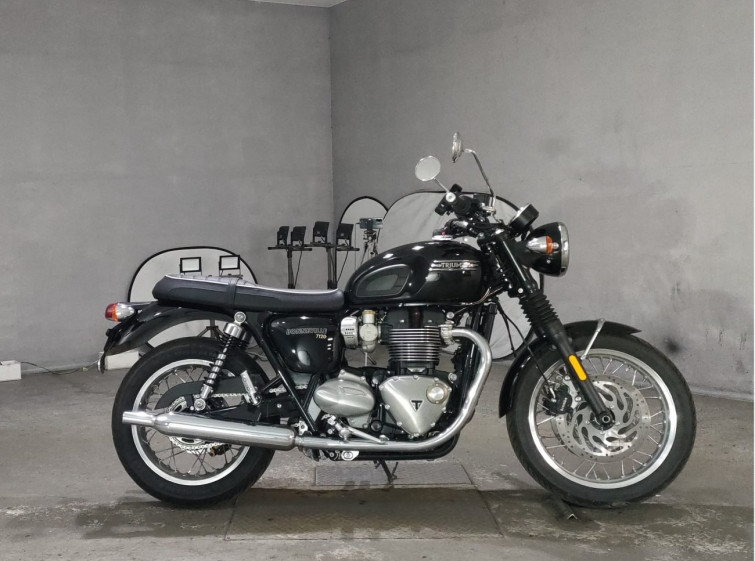 Мотоцикл Triumph T120 BONNEVILLE з пробігом 1985 km