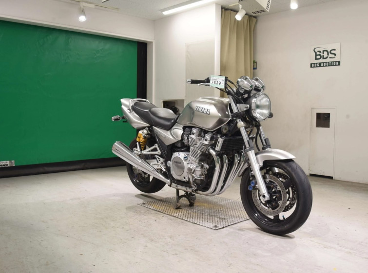 Мотоцикл Yamaha XJR1300 з пробігом 69076 km