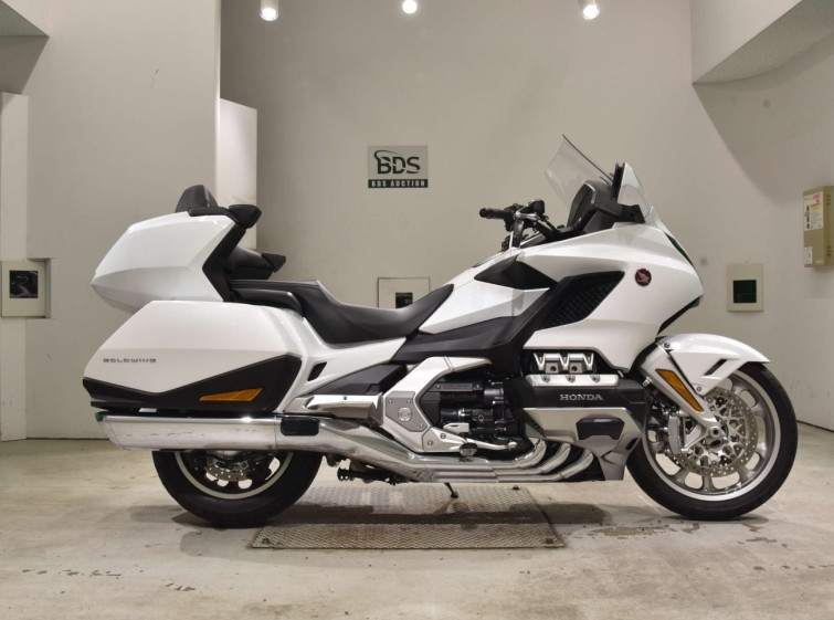 Мотоцикл Honda GL1800 TOUR D з пробігом 8128 km