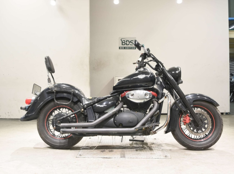 Мотоцикл Suzuki INTRUDER 400 CLASSIC с пробегом 81509 km