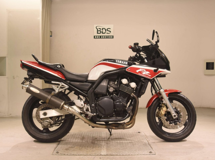 Мотоцикл Yamaha FZ400 с пробегом 67793 km