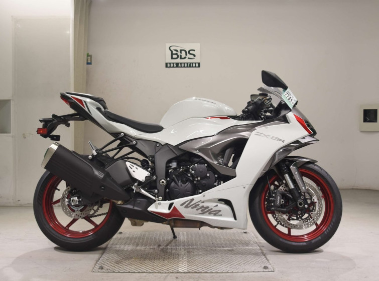 Мотоцикл Kawasaki ZX-6R с пробегом 862 km