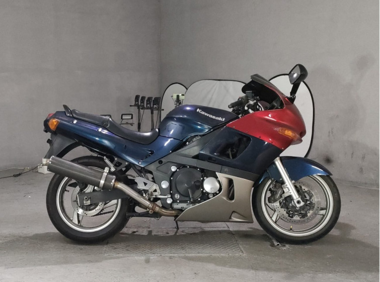 Мотоцикл Kawasaki ZZ-R400 с пробегом 23724 km