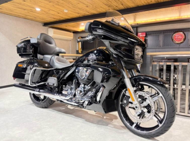 Мотоцикл HD ﾊｰﾚｰFLHXU з пробігом 3 km