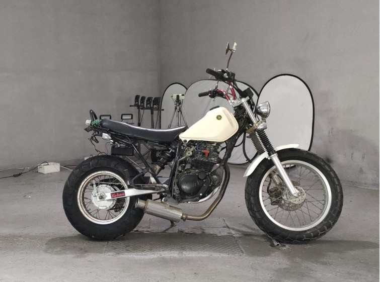 Мотоцикл Yamaha TW225 з пробігом 9809 km