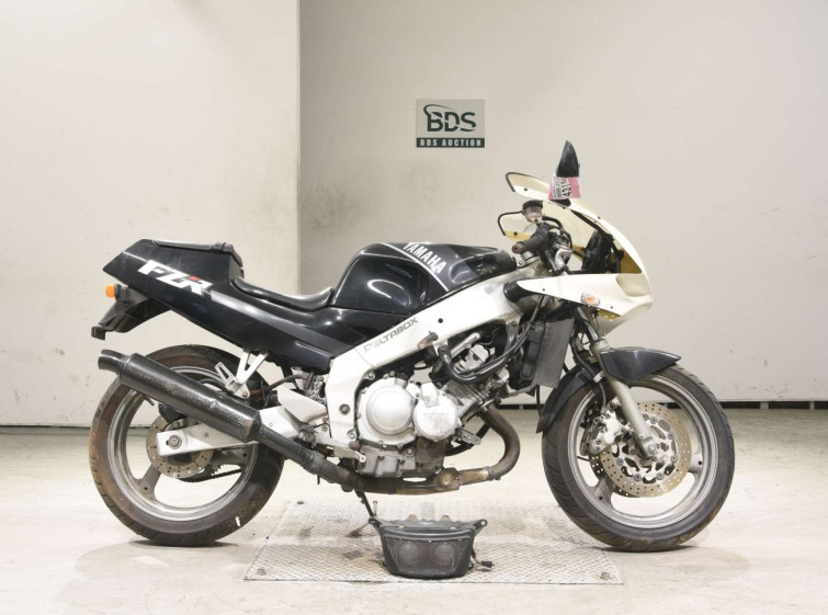 Мотоцикл Yamaha FZR250R з пробігом 9302 km