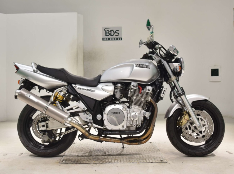 Мотоцикл Yamaha XJR1300 с пробегом 2429 km