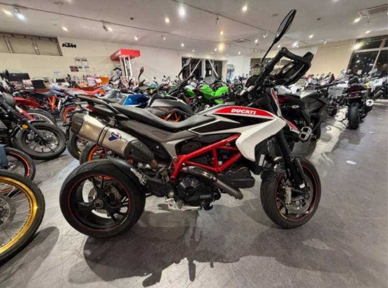 Мотоцикл Ducati HYPERMOTARD 821 SP з пробігом 11700 km