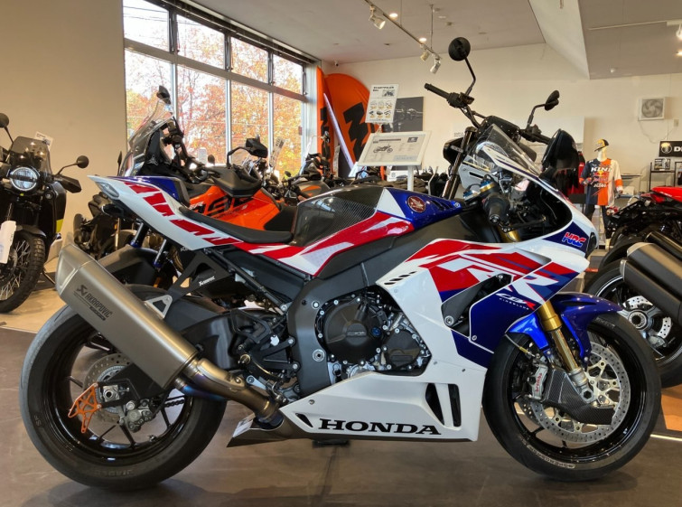 Мотоцикл Honda CBR1000RR з пробігом 14011 km