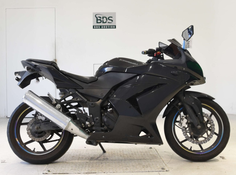 Мотоцикл Kawasaki NINJA250R с пробегом 12600 km